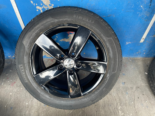 Rines Y Llantas 16 Volksw Jetta Mk6 Originales Pirelli 1/2 Negro (Usado)