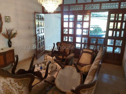 Carla Gonzalez Casa En Venta Urbanizacion Los Palos Grandes Mls #25-3878 Sc