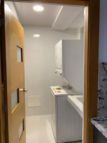 Apartamento Amueblado De Dos Niveles | 2 Habitaciones | 2.5 Baños | 2 Parqueos | Piscina | Gimnasio