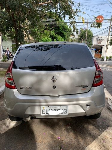Imagem 2 de 15 de Renault Sandero 2010 1.0 16v Expression Hi-flex 5p