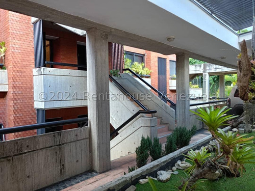 Townhouse En Alquiler, Urb. Lomas De La Trinidad