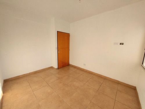 Duplex Con Cochera En Alquiler En Ramos Mejia