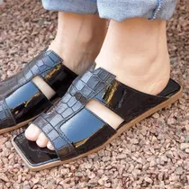 Comprar Sandalias Liquido Debajo Del Costo. Tengo Un 33 Y Un 35.