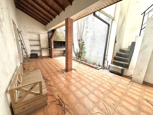 Casa Con Local En Venta De 5 Ambientes En Quilmes Oeste