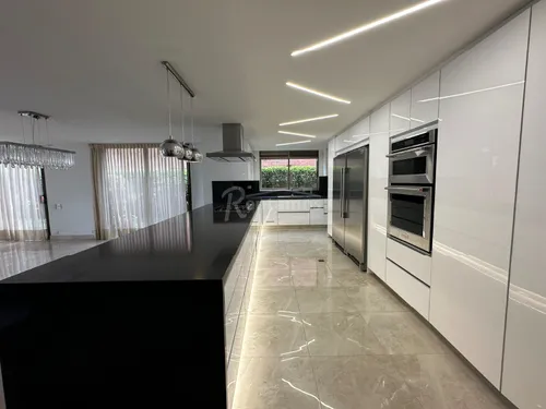 Casa En Venta En Benedictinos. Cod V775845