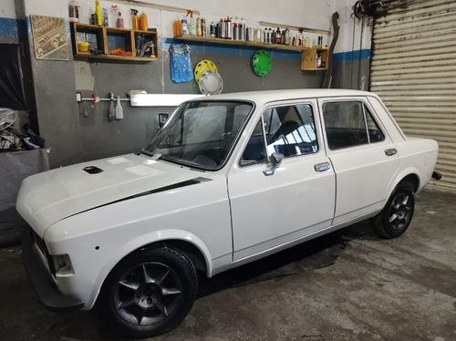 Imagen 2 de 17 de Fiat 128 Berlina