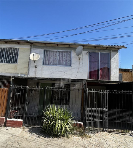 Casa En Venta De 2 Dorm. En Peñaflor