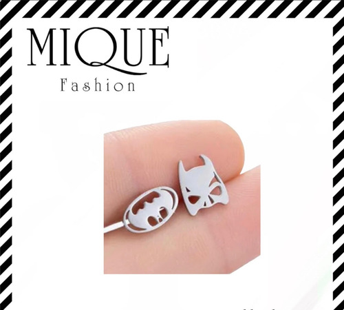 Aretes Tipo Broquel Con Diseño De Cara Y Logo De Batman