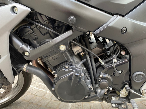 Imagen 8 de 11 de Suzuki Gsr 750