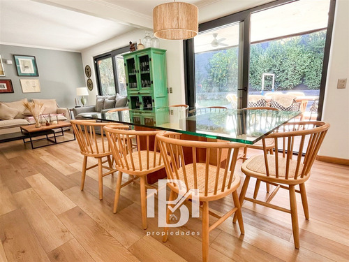 Casa En Venta De 3 Dorm. En Lo Barnechea