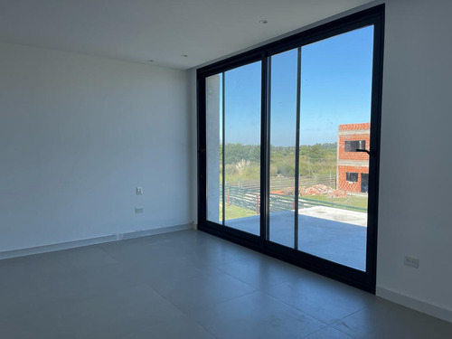 Casa En Venta Puertos Escobar Barrio Araucarias