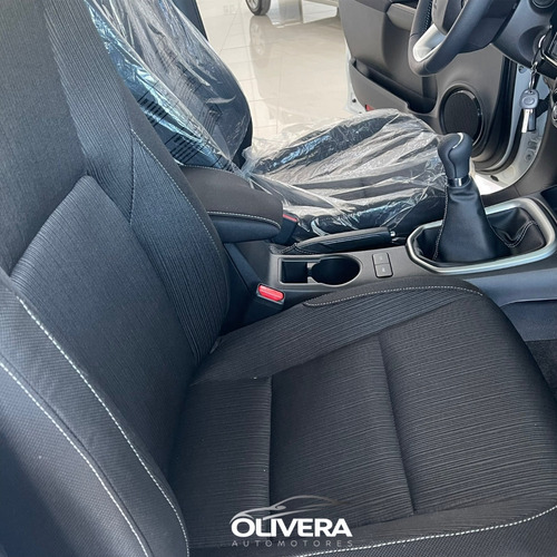 Imagen 16 de 22 de Toyota Hilux Srv 4x4 Diesel 0km - Olivera Automotores