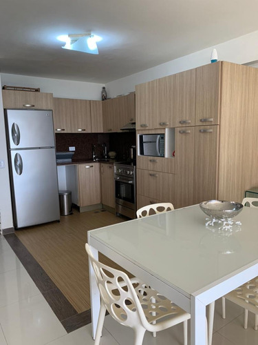 Imagen 7 de 14 de Alquiler Vacacional. Apartamento Vista Al Mar. Playa El Angel