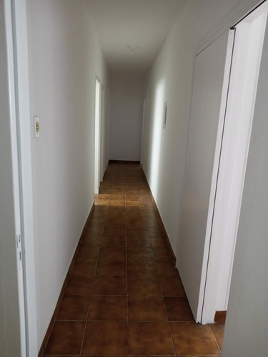 Imagem 8 de 14 de Casa Totalmente Reformada 1 Suite + 3 Quartos, Duas Garagens