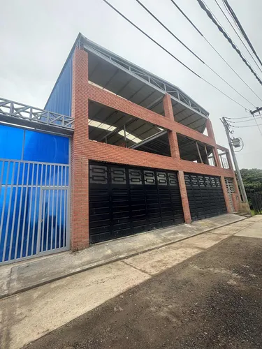 Bodega En Mosquera Área Total 864 Más Construido 450 Más