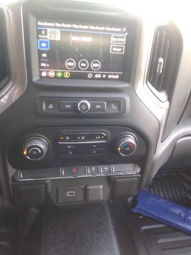 Imagen 8 de 11 de Chevrolet Silverado 2020 2p 1500 Wt Cr 4x2 A