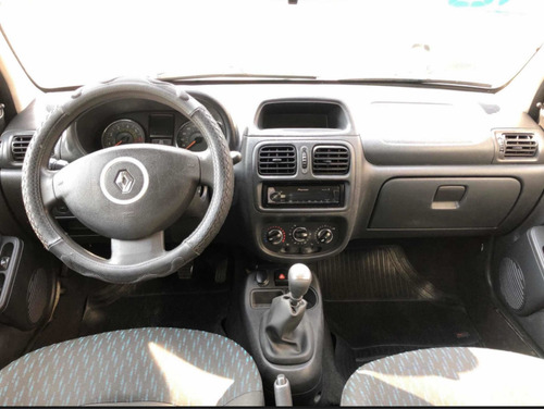 Imagem 2 de 10 de Renault Clio 2016 1.0 16v Expression Hi-power 5p