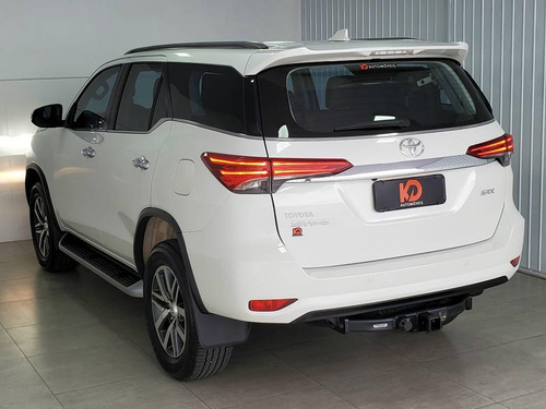 Toyota Hilux Sw4 2.8 Srx 4x4 7 Lugares