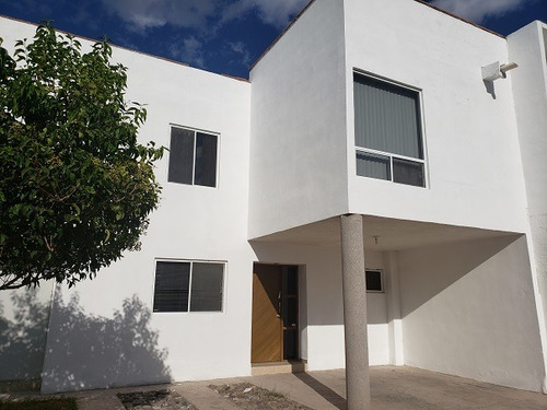 Imagen 1 de 23 de Casa En Renta En Residencial Senderos - (2)