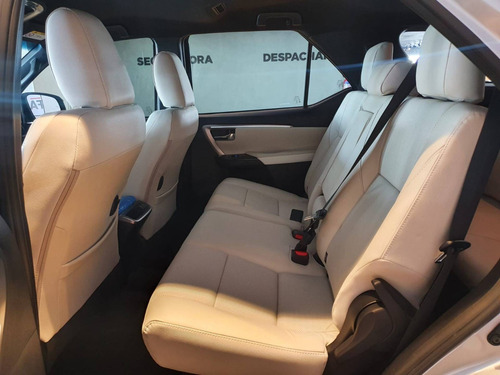 Imagem 8 de 14 de Toyota Hilux Sw4 2.8 D-4d Turbo Diesel Diamond 7l 4x4