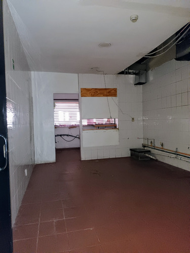Rento Local 47 M2 En Área De Comida Rápida C. Comercial
