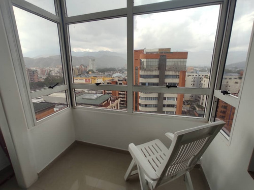 Imagen 1 de 7 de Penthouse Duplex Totalmente Remodelado Urb El Bosque - Maracay 04146878567