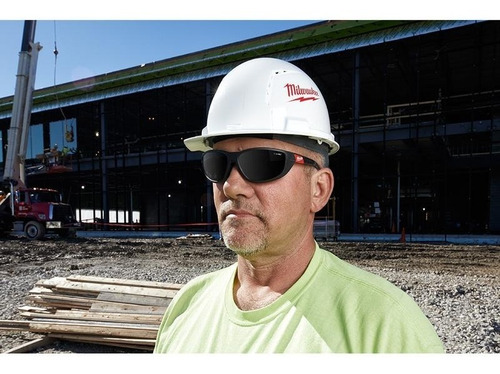 Imagen 7 de 10 de Casco Rigido De Seguridad Ventilado Milwaukee 48731000