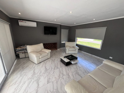 Casa En Venta 4 Amb. Barrio San Sebastian, Area 1