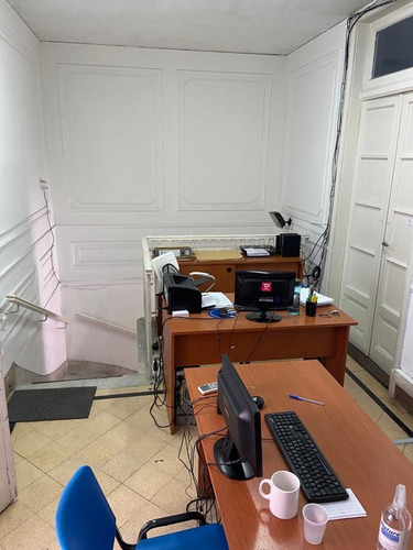 Local En Liniers C/ Oficinas Y Espacio Aereo Apto Todo Rubro