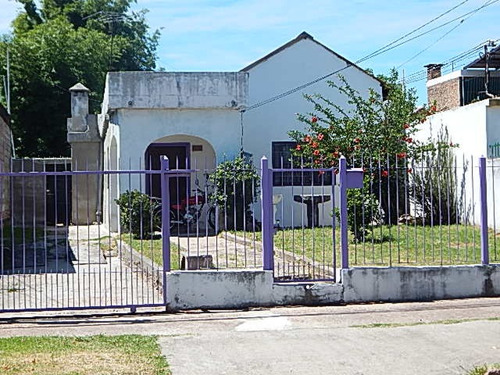 Bidondo Vende Casa En Padrón Único De 3 Dormitorios En Peñarol