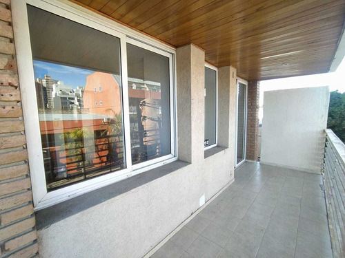 Imagen 11 de 12 de Bº Cofico . Departamento 1 D . Pileta / Asador . Balcon Amplio . Moderno Y Luminoso
