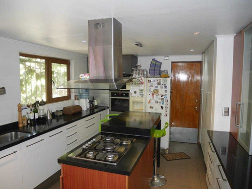 Casa En Pasaje Cerrado (23 De Febrero/ Rosales)