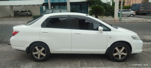 Imagen 2 de 15 de Honda Fit Arias Japonesa
