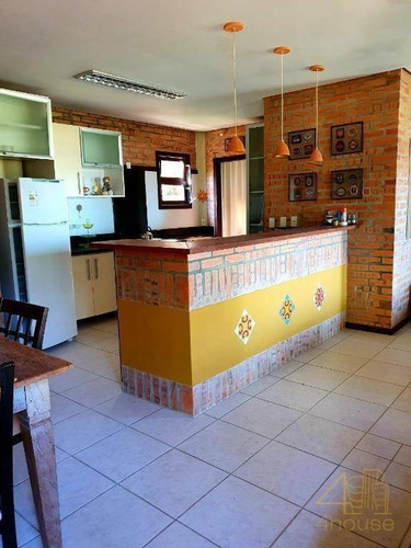Imagem 5 de 26 de Casa À Venda Em Ponta Das Canas, Florianópolis. Cercada Pela Natureza Com Vista Privilegiada Para O Mar , 315 M², 2 Dormitórios, 1 Suíte E 4 Vagas. - Ca0555