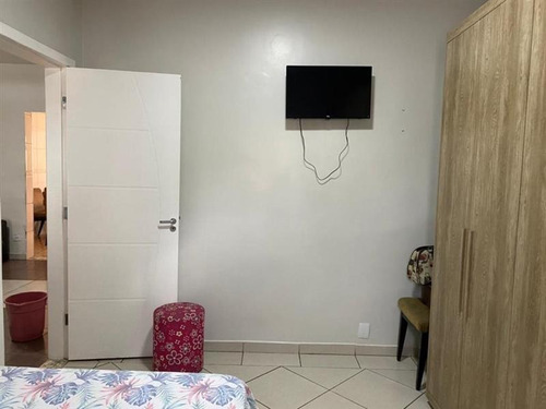 Ótima Casa Para Locação. 210 M², 3 Dormitórios Sendo 1 Suíte E 2 Vagas De Garagem. - 14479