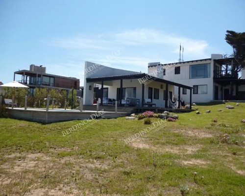 Casa En Venta En Las Grutas Con Vista Al Mar