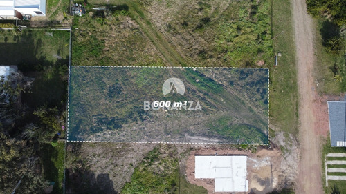Terreno En Venta En Punta Colorada A 500 Metros De La Playa. Piriápolis. 600 Metros² De Superficie.