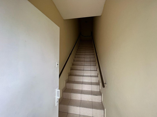 Alquilo Excelente Piso En Caseros De 3 Ambientes Grandes Con Terraza Y Patio Propio!! F: 4571