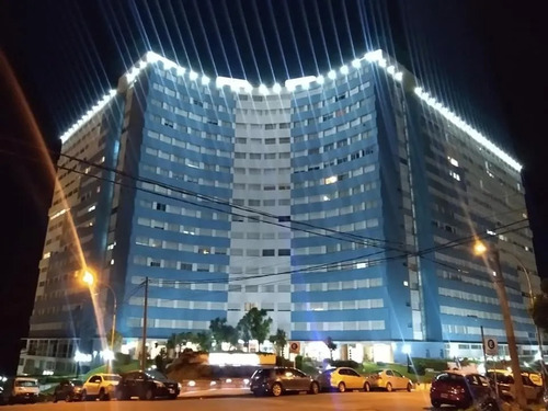 Cabo Corrientes. Edificio Frente Al Mar. Pileta Climatizada Y Gimnasio. Muy Luminoso