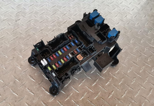 Caja Fusibles Suzuki Grand Vitara 2.7l Mod 2006 Al 2012 (Usado)
