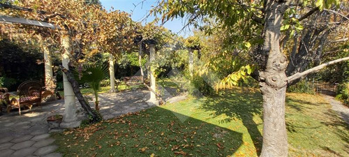 Casa En Venta De 3 Dorm. En La Reina