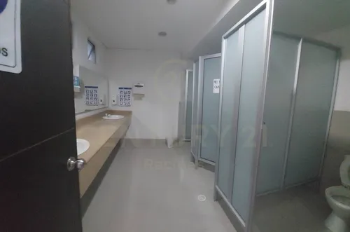 Alquiler Oficinas En La Flora 615mts2