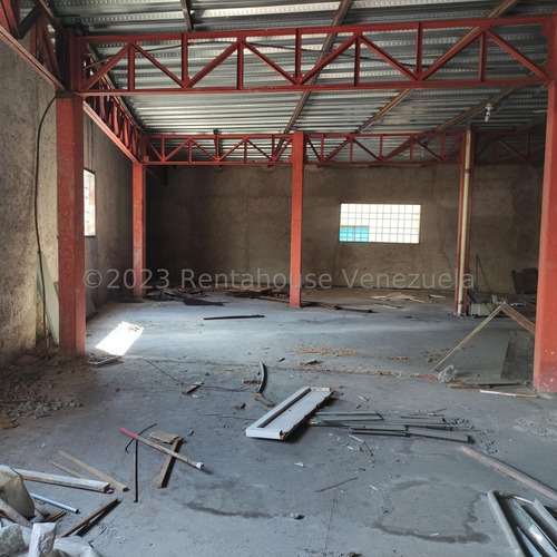Local Comercial En Alquiler, Petare #24-12595