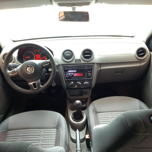 Volkswagen Voyage 1.6 Highline 101cv
