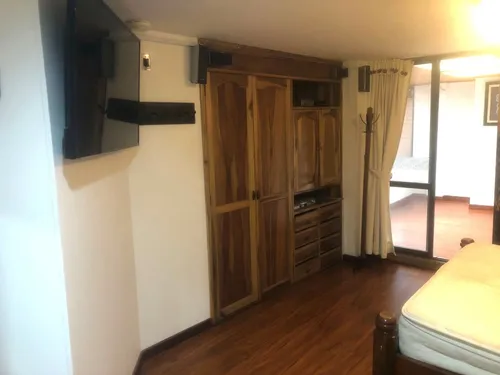 Apartamento En Primer Piso, Tranquilo, 2 Habitaciones, Estudio, Bbq Excelentes Vías De Acceso