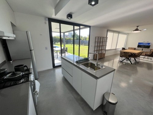 Imagen 9 de 30 de Venta Casa En Funes Town A Estrenar