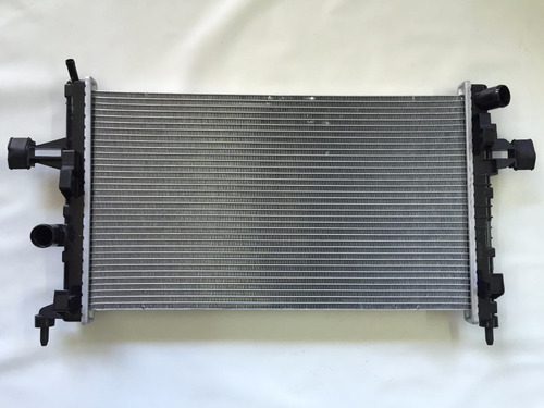 Imagen 2 de 3 de Radiador Chevrolet Astra Vectra Desde 2009 2.0 Original Behr