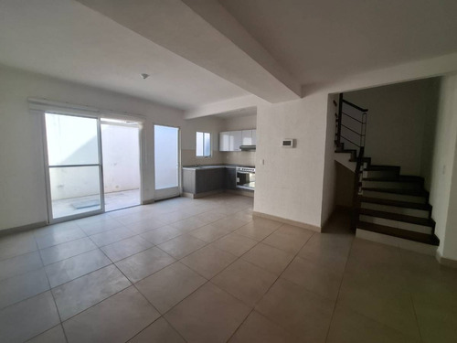 Casa Remodelada En Residencial Las Americas Lll Ecatepec Frente A Plaza Las Américas