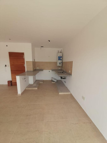 Imagen 6 de 30 de Edificio Comercial - Cañuelas