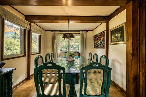 Casa En Venta De 5 Dorm. En Lo Barnechea